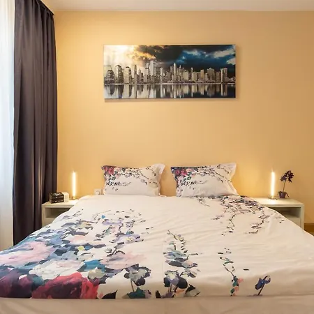Vitosha Downtown Apartment *